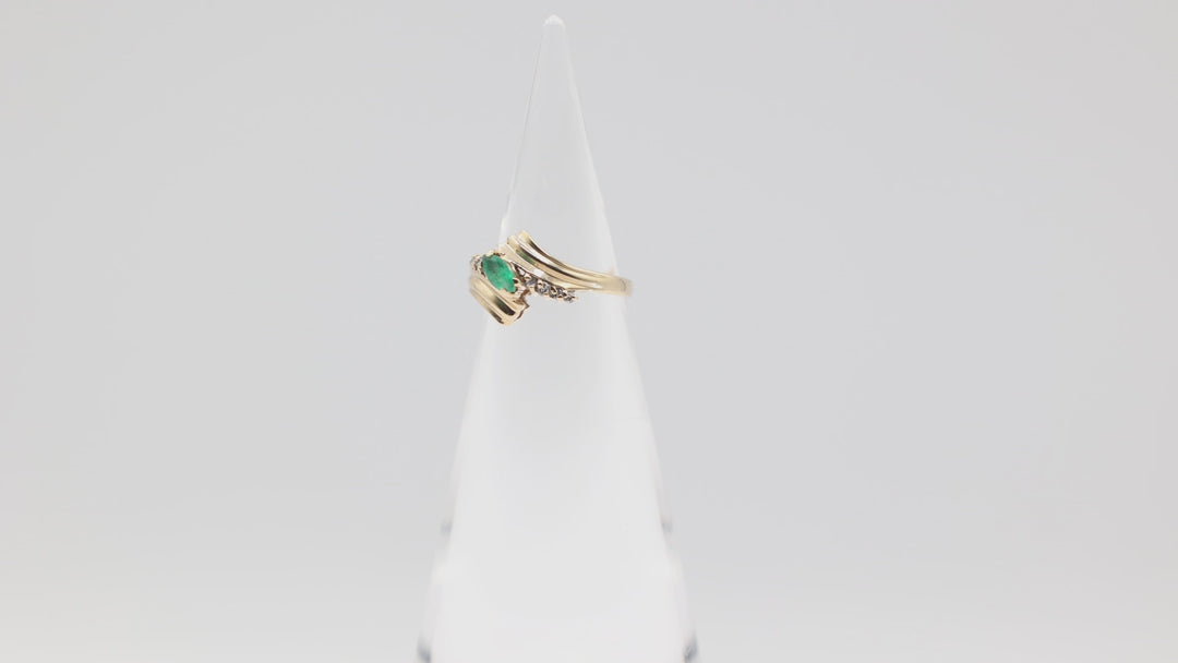 14K Yellow Gold Emerald Ring With Diamond Accents Size 5.75