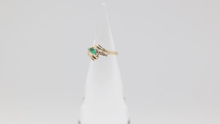 14K Yellow Gold Emerald Ring With Diamond Accents Size 5.75