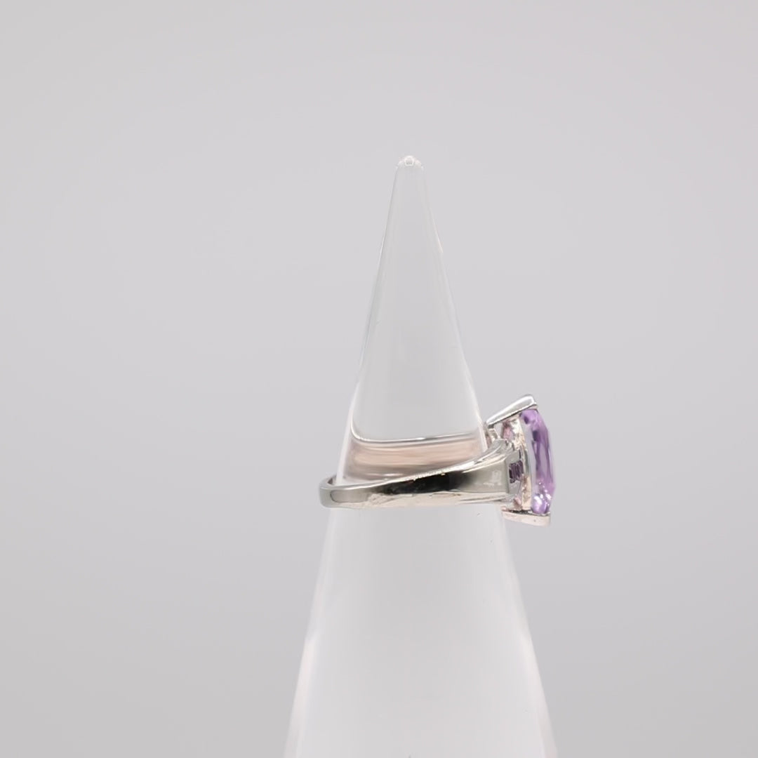 925 Sterling Silver Marquise Cut Amethyst Ring - Size 6 / 2.96 g