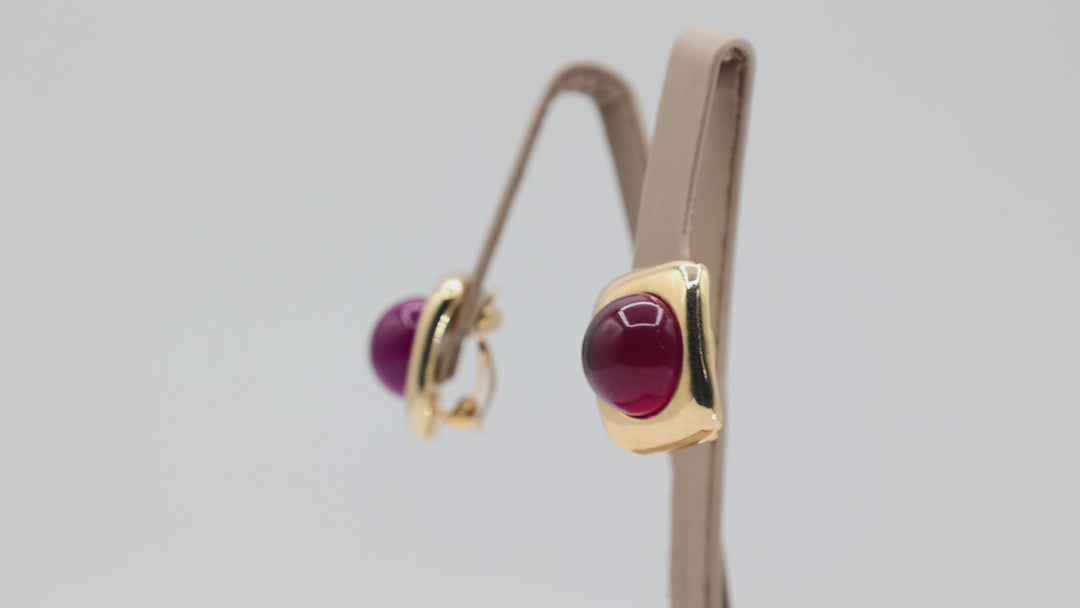Joan Rivers yellow gold plated round hot pink marble clip on earrings -1 inch x .75 in