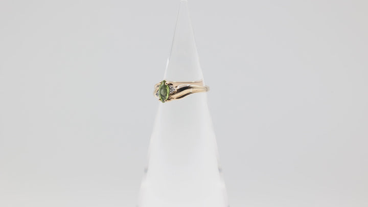 10k Yellow Gold Band Marquise Chrysoprase Ring Size 6.5