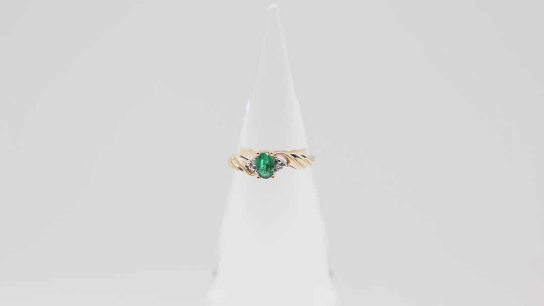 10k Yellow Gold Oval Emerald Stone with Diamond Accents Ring Size 7.5
