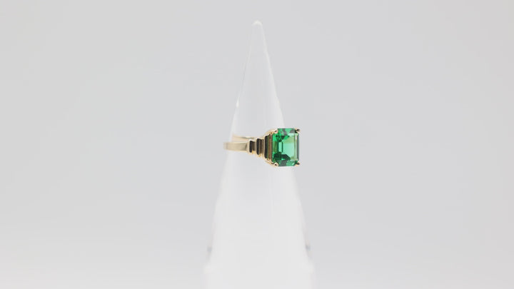 14k Yellow Gold Emerald Cut Green Glass Stone Ring Size 6.75