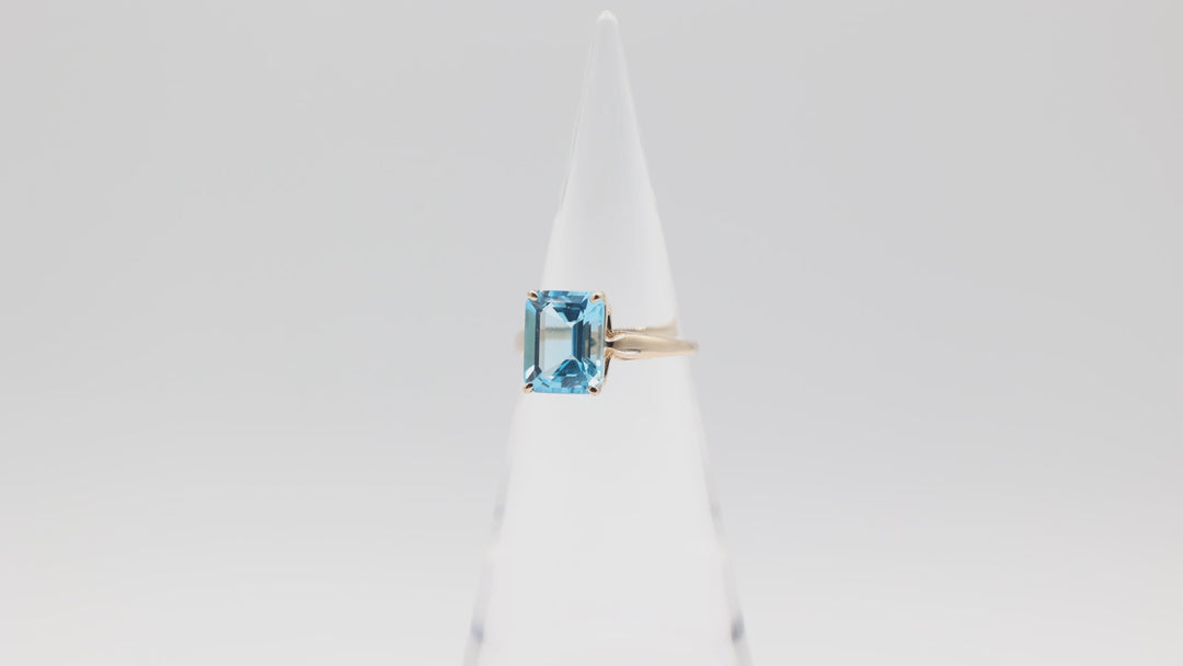 14k Yellow Gold Emerald Cut Blue Topaz Ring Size 10.25