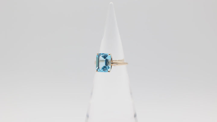 14k Yellow Gold Emerald Cut Blue Topaz Ring Size 10.25