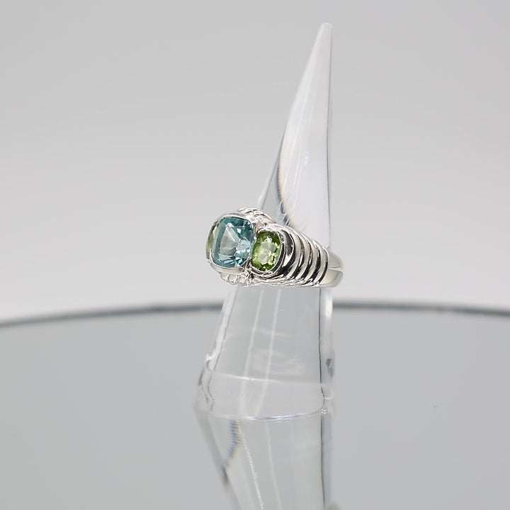 925 Sterling Silver Judith Ripka Blue Topaz and Peridot Ring - Size 7