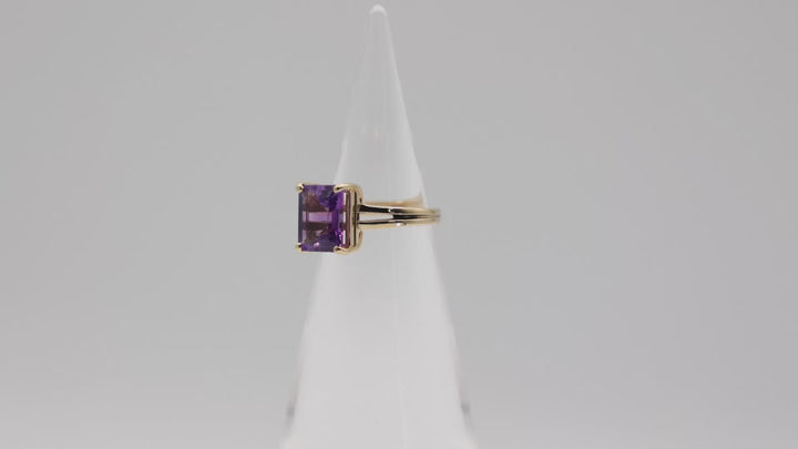 Genuine 14K Yellow Gold Emerald Cut Amethyst Ladies Ring Size 5.75