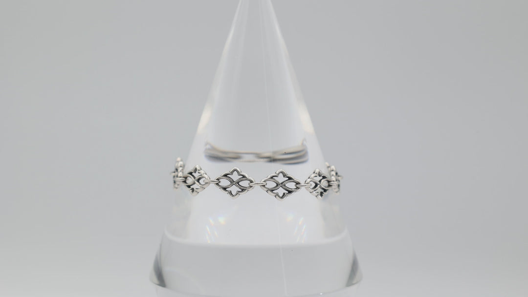 925 Silver Bracelet with Art Design 7 Inch