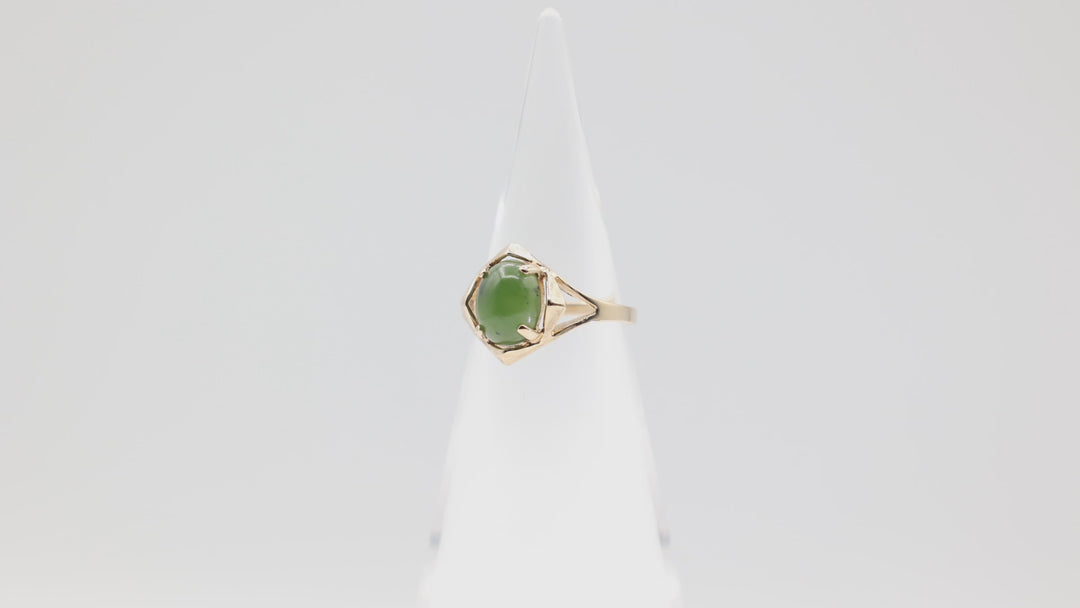 14k Yellow Gold Green Oval Jade Ring 9x7mm Size 7.25