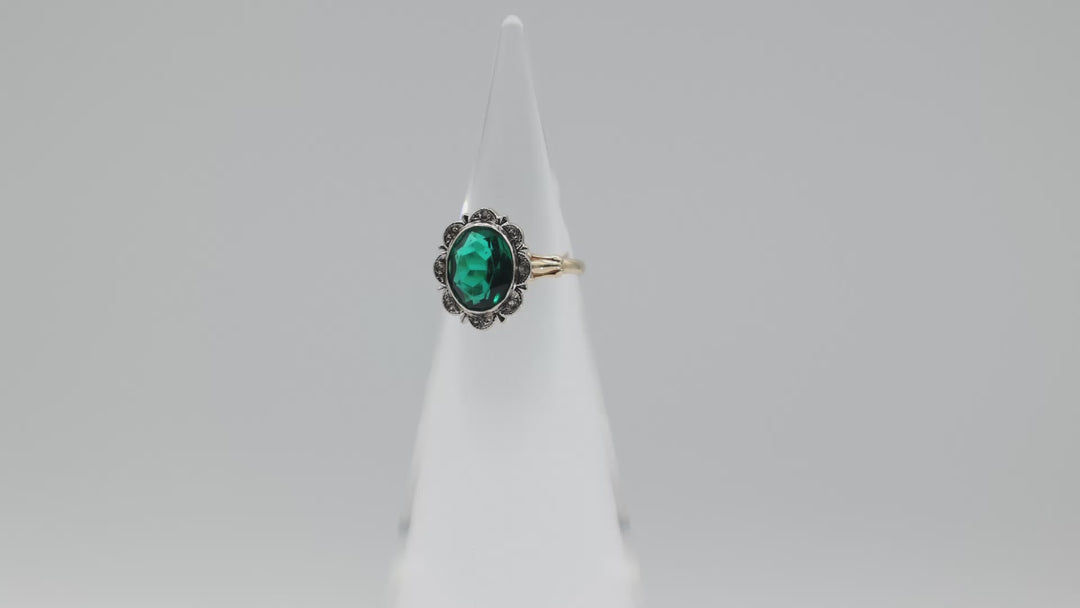 10K Yellow Gold Oval Cut Green Crystal Ring With Scalloped Diamond Border 4.75