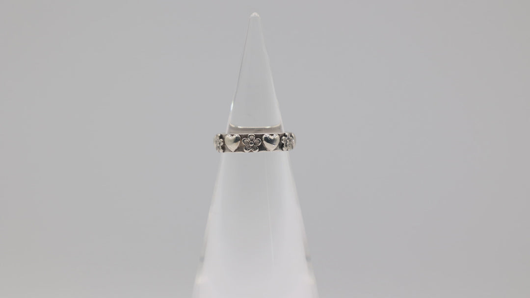 James Avery 925 Sterling Silver Heart and Flower Ring Size 6
