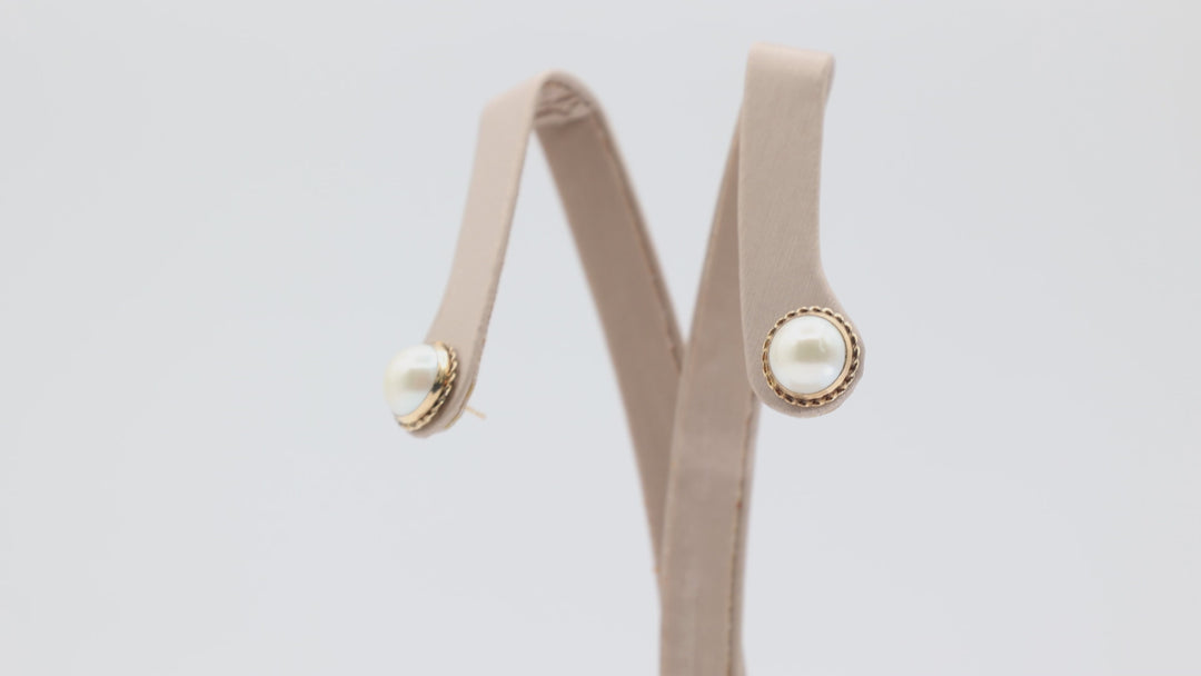 14k Yellow Gold Round Pearl 9.5mm Stud Earrings