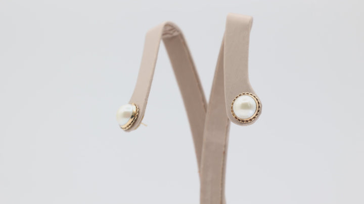 14k Yellow Gold Round Pearl 9.5mm Stud Earrings