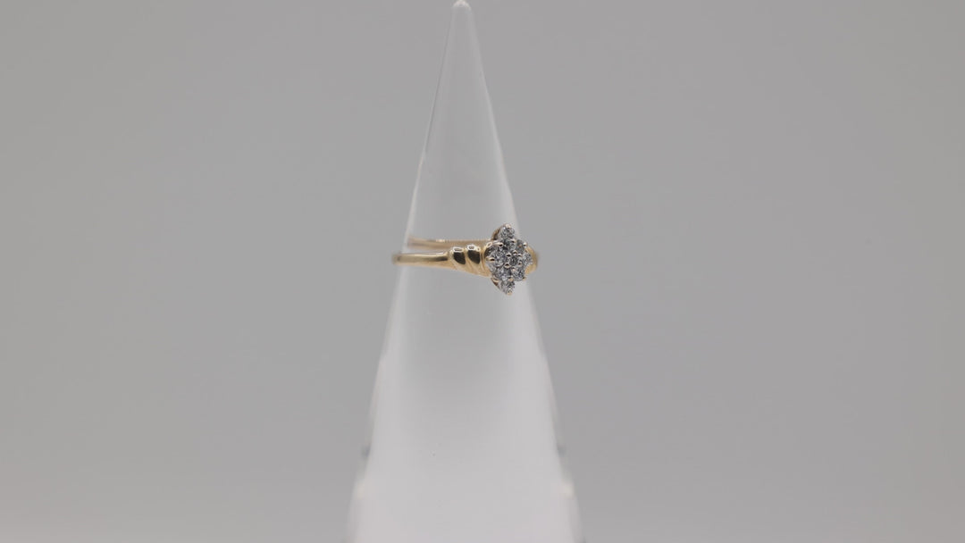 10K Yellow Gold White Cubic Zirconiums Cluster Ring - Size 7.5/ 1.65g.