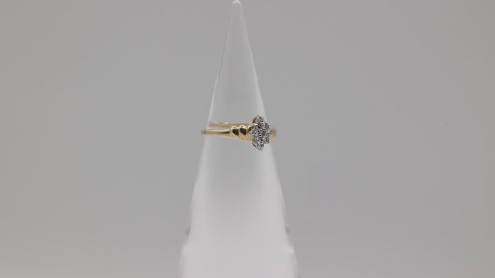 10K Yellow Gold White Cubic Zirconiums Cluster Ring - Size 7.5/ 1.65g.