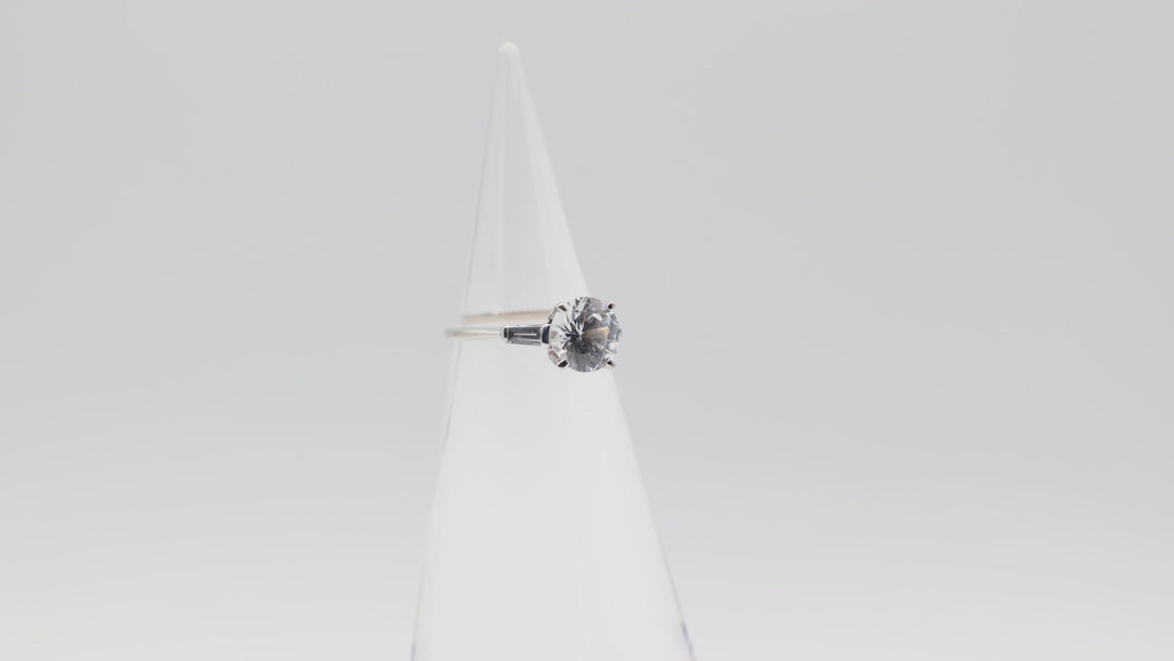 14k White Gold Band With Large Round White Spinel Stone Ring Size 8.5