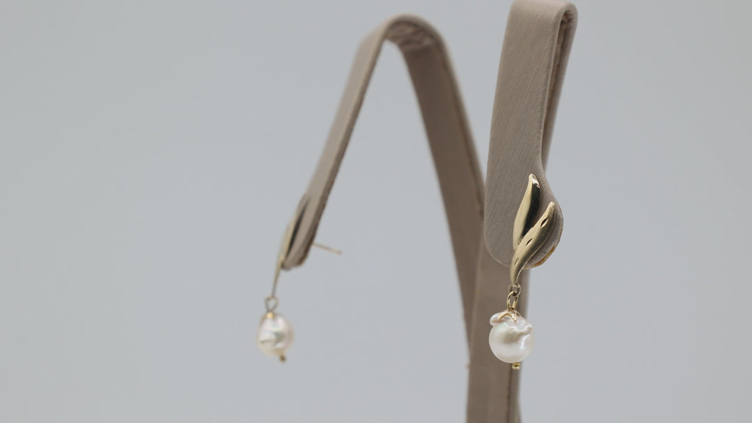 14K Yellow Gold Pearl Dangle Earrings With Leaf Design