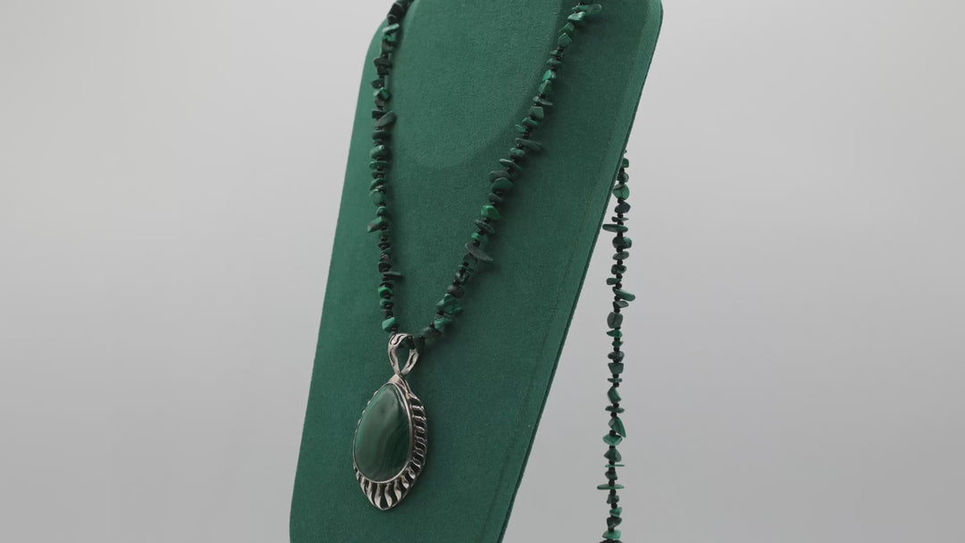 925 Sterling Silver Large Oval Malachite Pendant & Chipped Malachite Beaded Necklace