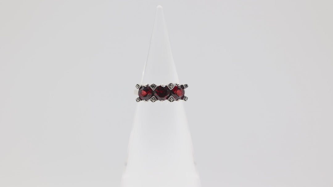 925 Sterling Silver 6mm Triple Garnet Stone Ring Size 7.5