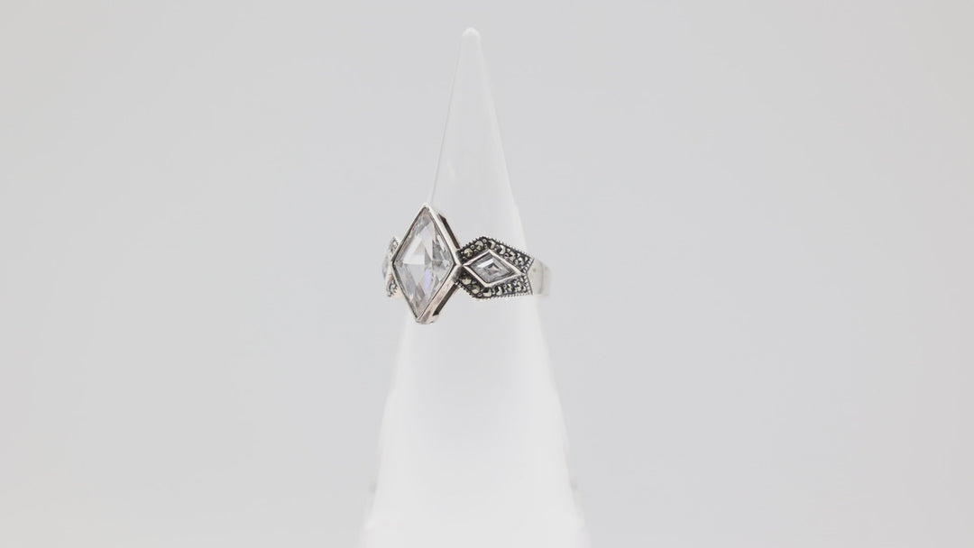 925 Sterling Silver 15x9mm Iolite Stone & Marcasite Accents Ring Size 7.75