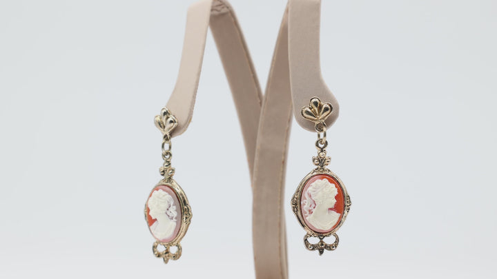 COSTUME Gold Toned Carved Shell Peach Resin Earrings 1.5in