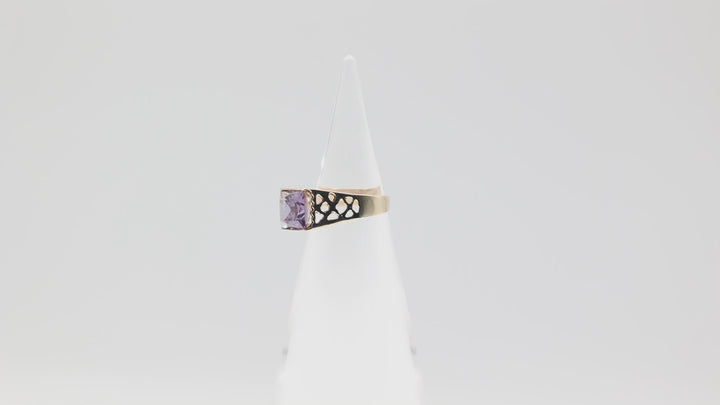 10k Yellow Gold Thick Band with Mystic Topaz Ring Size 6