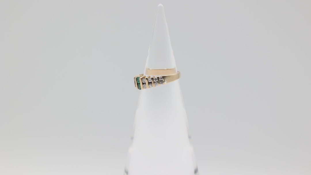 14k Yellow Gold Emerald and Diamond Ring Size 6.25