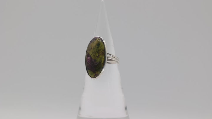 925 Sterling Silver Oval Green Ring Size 12.5