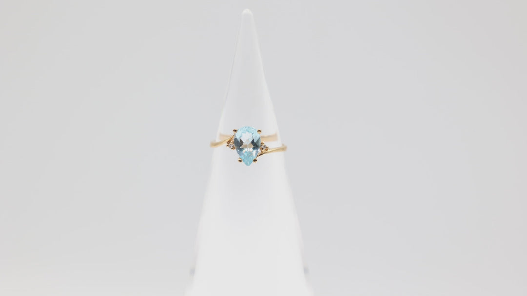 10K Yellow Gold Pear Shaped Blue Topaz Stone And Diamond Accents Ring Size 5.5