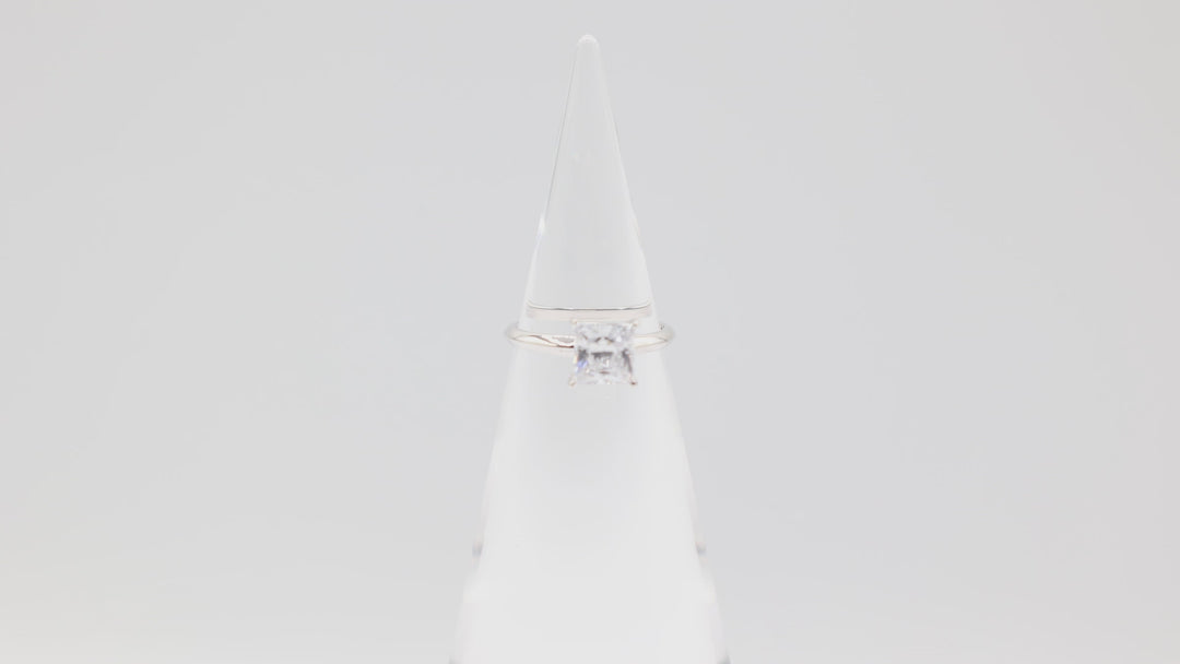 925 Sterling Silver Band Ring with 7x7mm CZ Stone Size 7.75