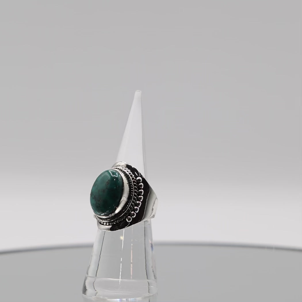 925 Sterling Silver Oval Turquoise Ring - Size 5.5