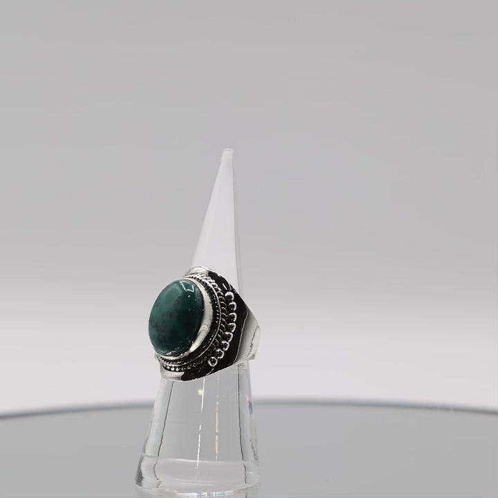 925 Sterling Silver Oval Turquoise Ring - Size 5.5