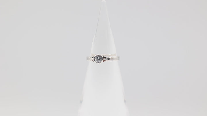 925 Silver Round Cut Glass White Stone Ring Size 7