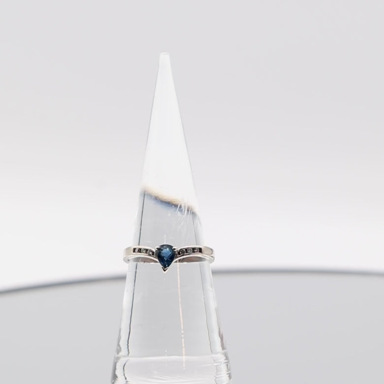 14k White Gold Faceted Blue Spinel and Diamonds Ring - Size 6.50