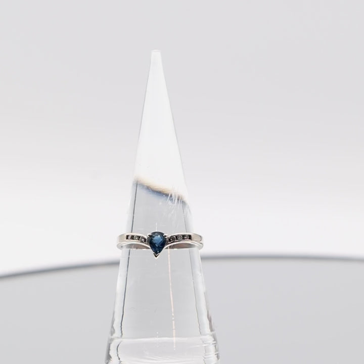 14k White Gold Faceted Blue Spinel and Diamonds Ring - Size 6.50