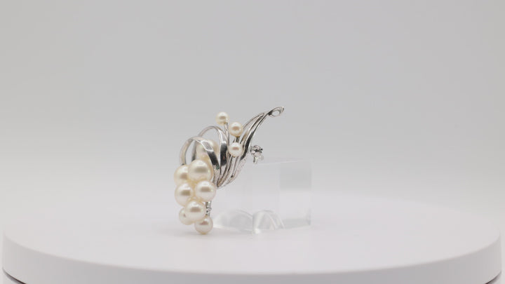 Mikimoto 925 Silver And Pearl Figural Brooch Jewelry