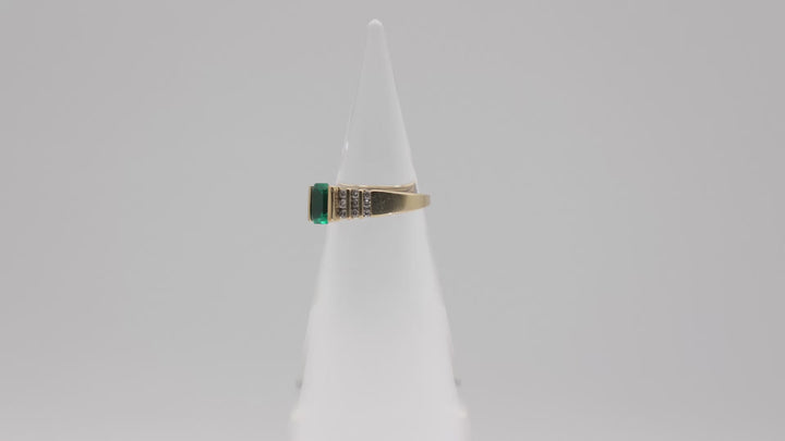 14K Vintage Yellow Gold Emerald and Diamonds Ring Size 5.5