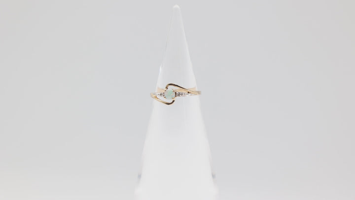 14k Yellow Gold Opal Twist Design Ring with 2 Diamonds Size 5.75