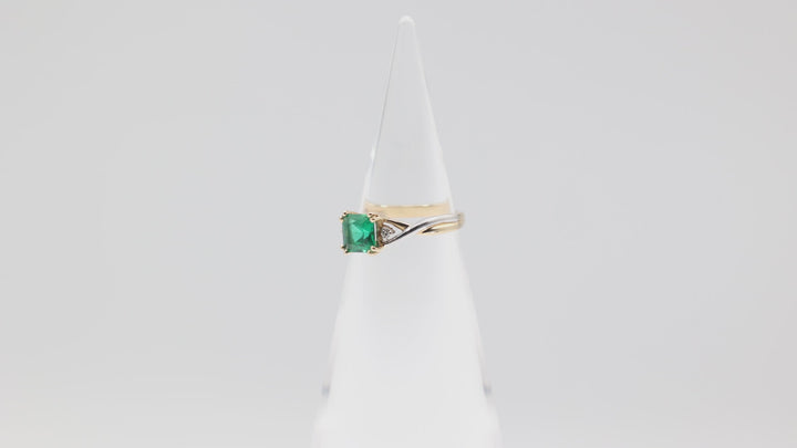 10k Yellow Gold Two Tone Twisted Band with 6mm Square Emerald Stone and Diamond Accents Ring Size 6.5