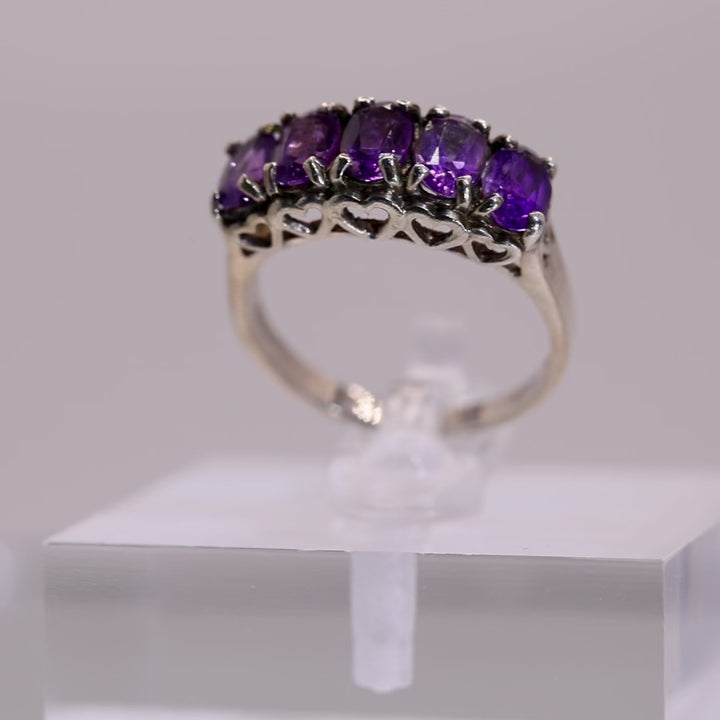 925 Sterling Silver Five Tone Amethyst Ring - Size 6.75