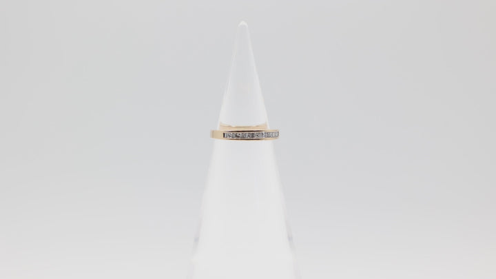 14k Gold Band Ring with Diamonds Size 5.25 for Women