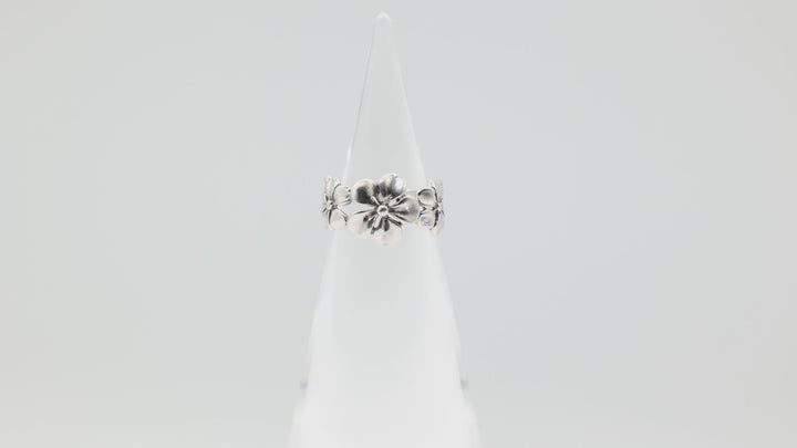 925 Sterling Silver Flower and Leaf Band Ring Size 6.25