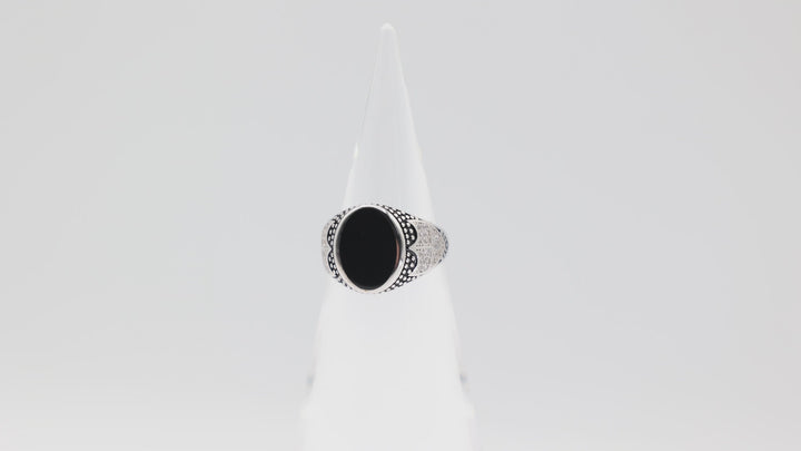 925 Sterling Silver Men's Oval Black Onyx and CZ Ring Size 9.5