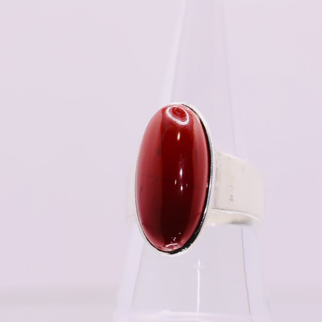 925 Sterling Silver Red Jasper Oval Ring - Size 7.5