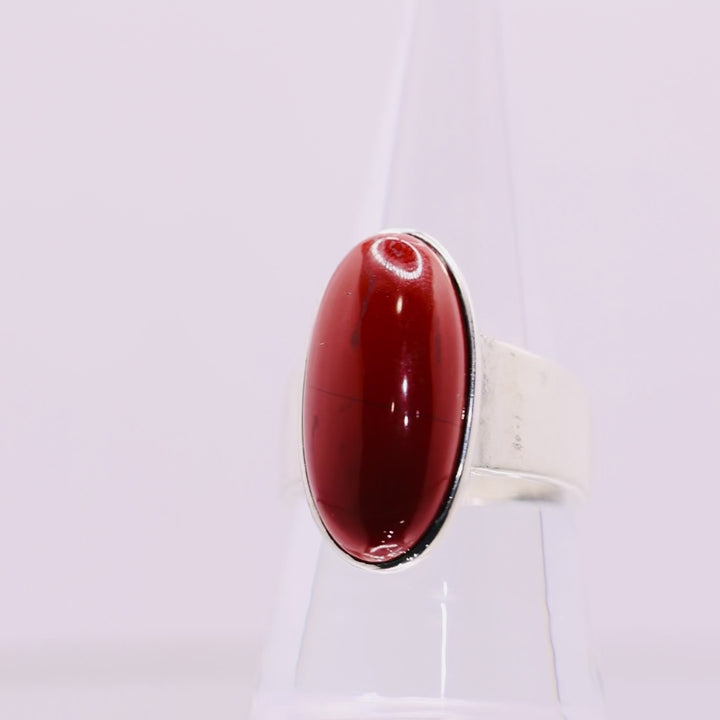 925 Sterling Silver Red Jasper Oval Ring - Size 7.5