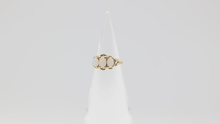 18k Yellow Gold Three Stone Opal Ring Size 5.75