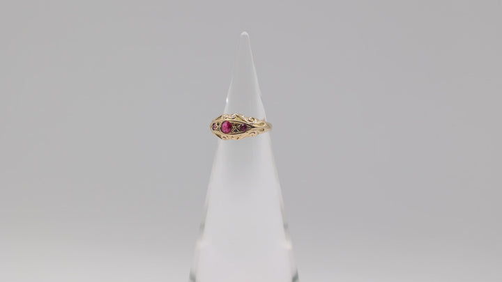 18K Yellow Gold Vintage Ring With Three Rubies Size 4.5