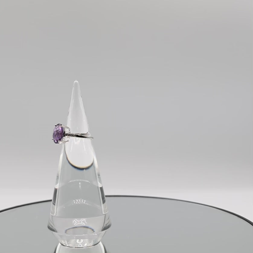 14k White Gold Oval Amethyst with White Diamonds Ring - Size 5.5