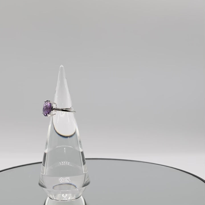 14k White Gold Oval Amethyst with White Diamonds Ring - Size 5.5