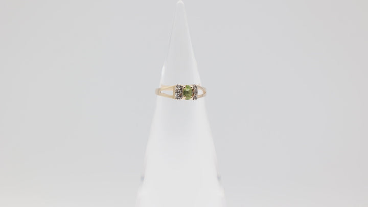 14k Yellow Gold Petite Peridot Oval Stone Ring Size 5.5